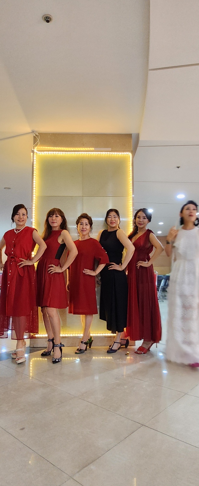 YMCA 후원 행사(사랑이흐르는밤) 시니어모델 공연 3번째 첨부파일 이미지